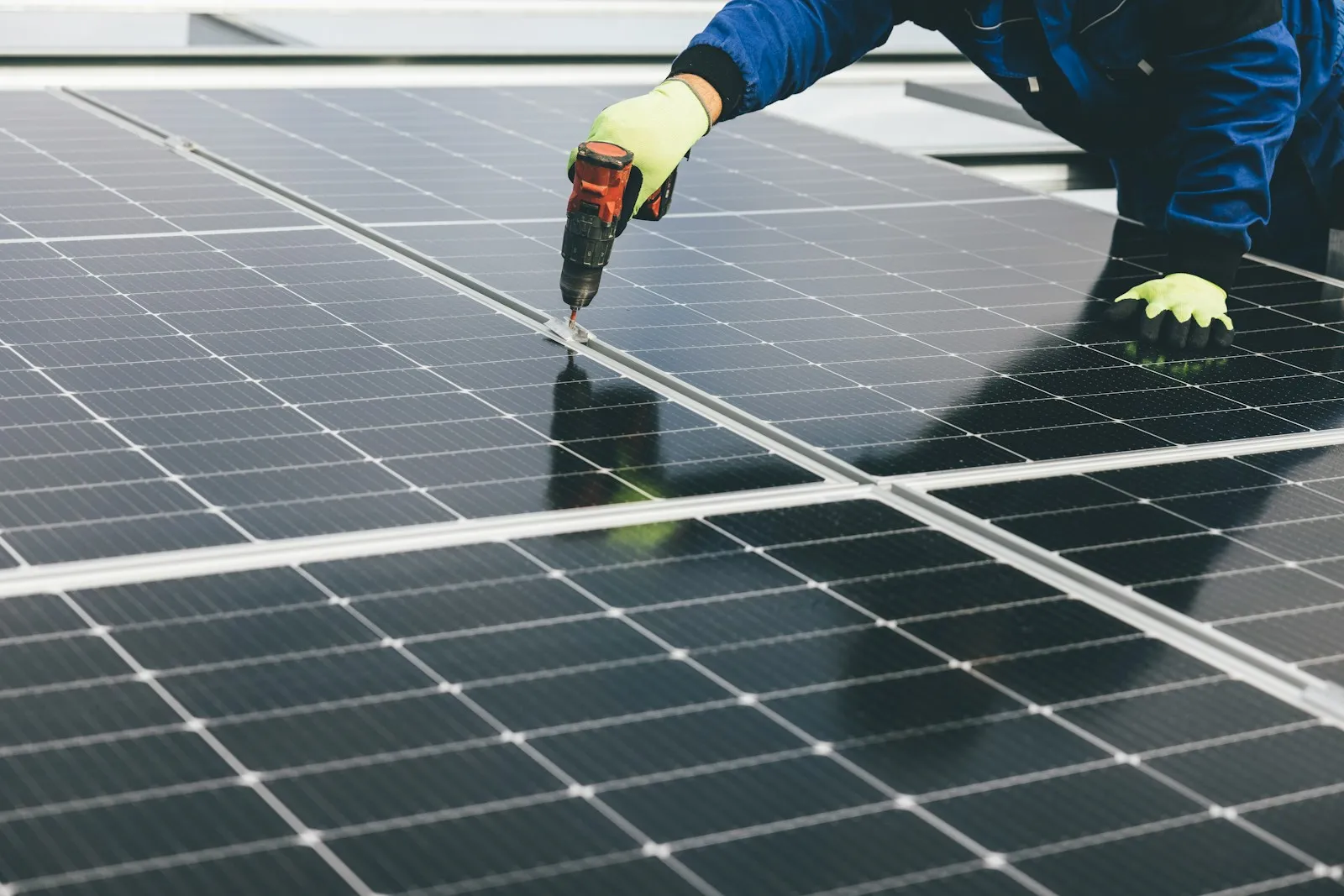Zonnepanelen microbarsten en snail trails: schade