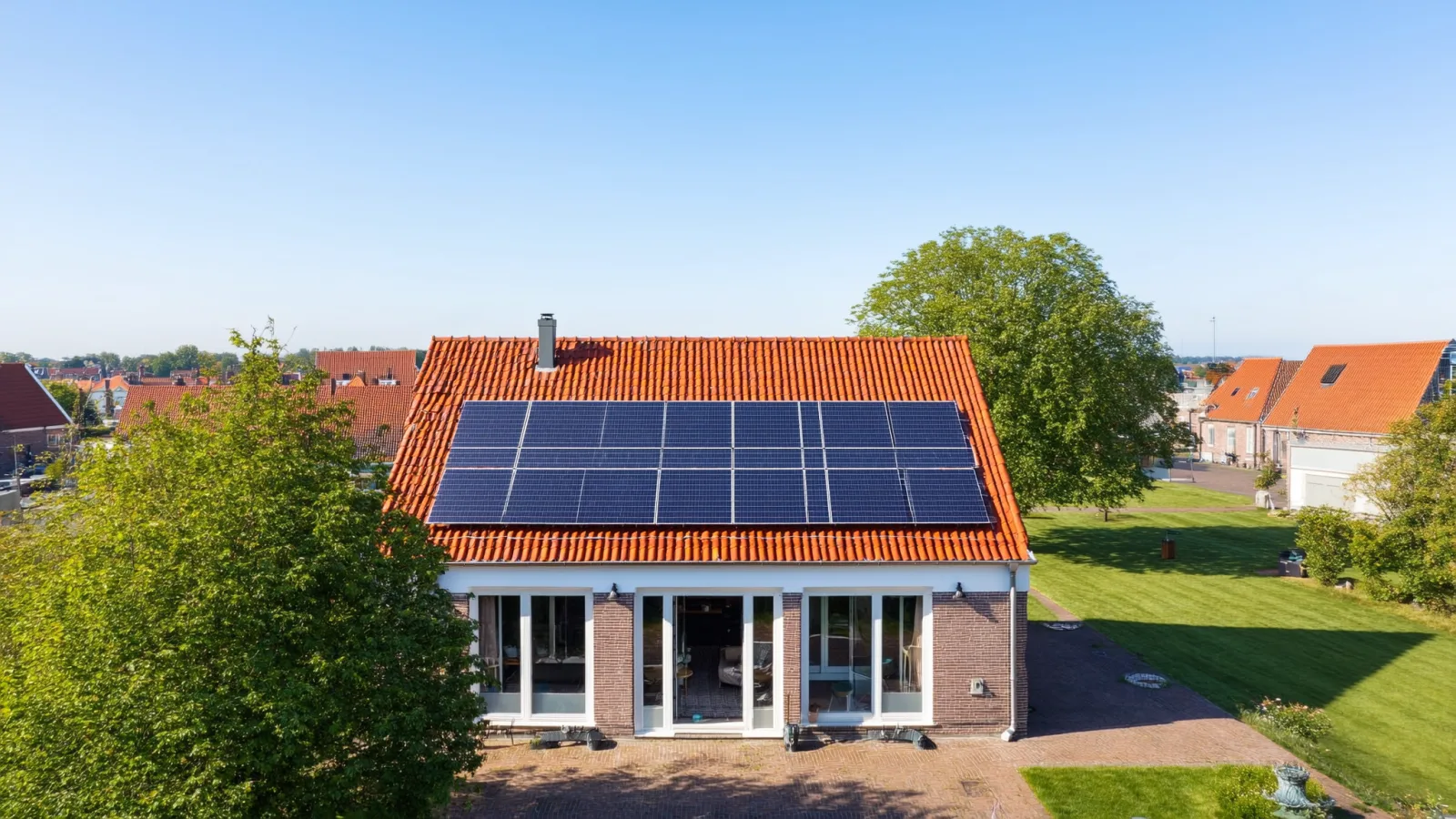 Zonnepanelen opbrengst per m²: hoeveel kWh haalt u